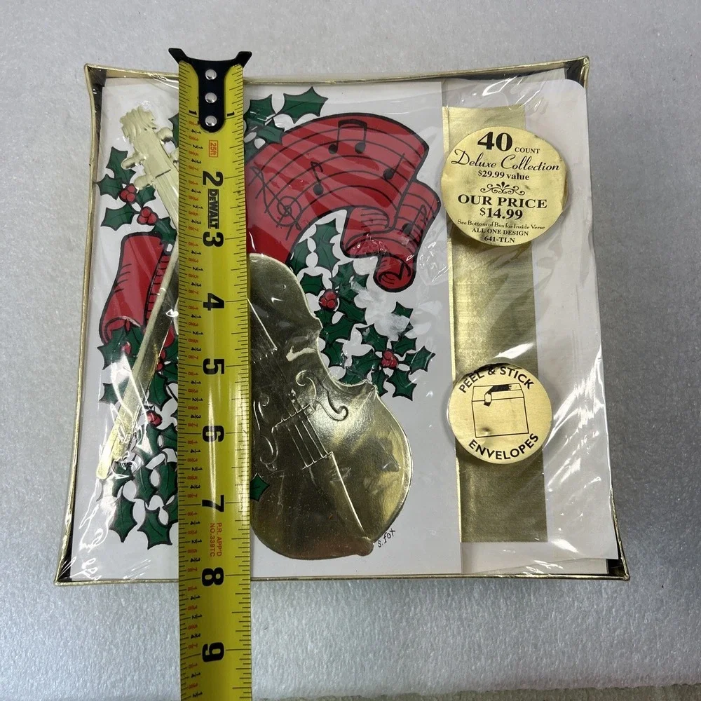 Paper Magic Group 40 Christmas Holiday Greeting Cards Envelopes Peel and Stick